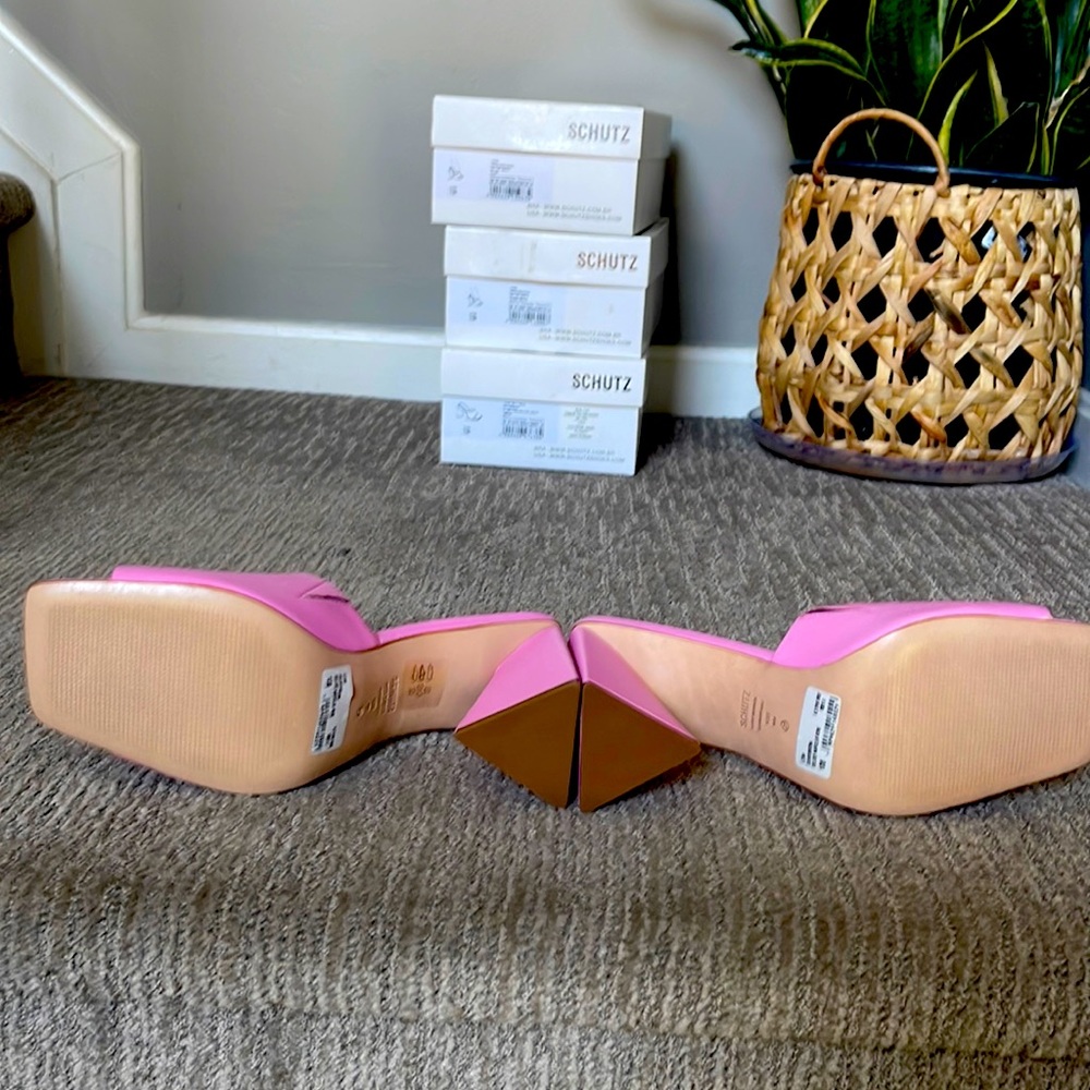 SCHUTZ MULES